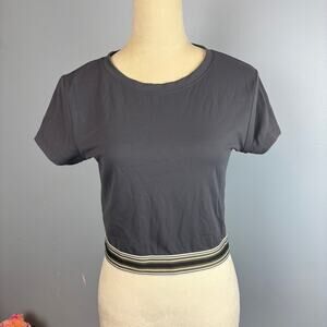 Lorna Jane Crop Activewear Top Gray Short Sleeve Spell Out Banded Bottom Medium